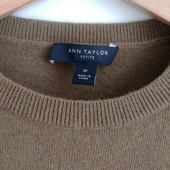 Ann Taylor wool sleeveless sweater top olive green Small Petite buttons - Picture 6 of 15